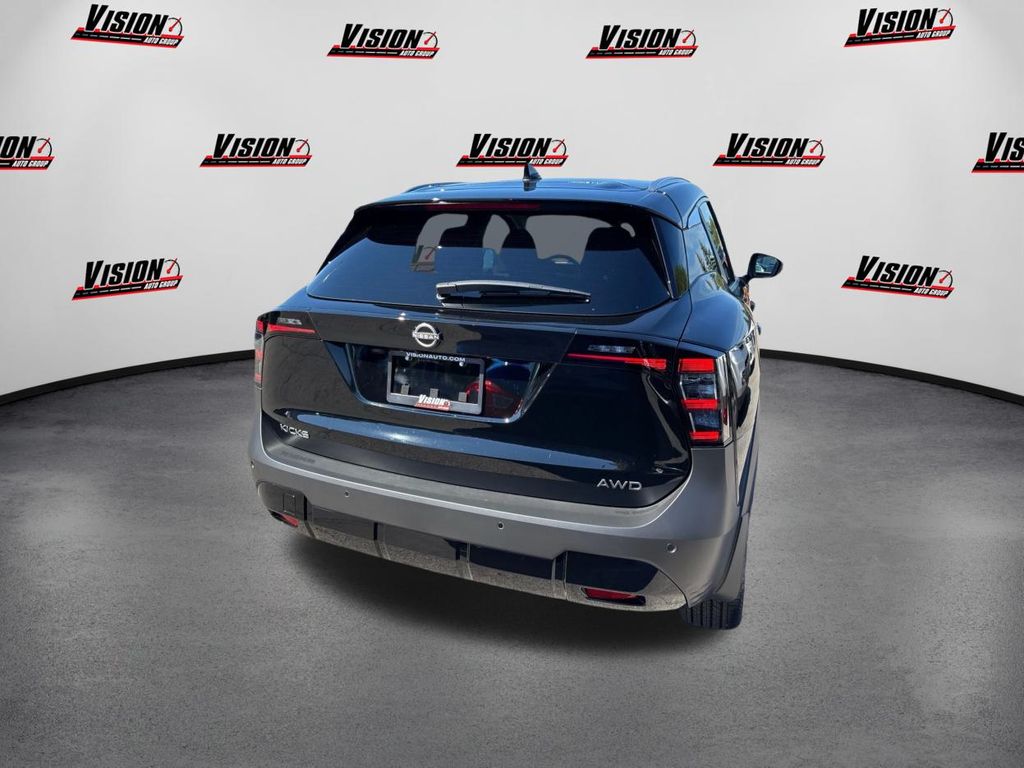 2025 Nissan Kicks SV photo 6