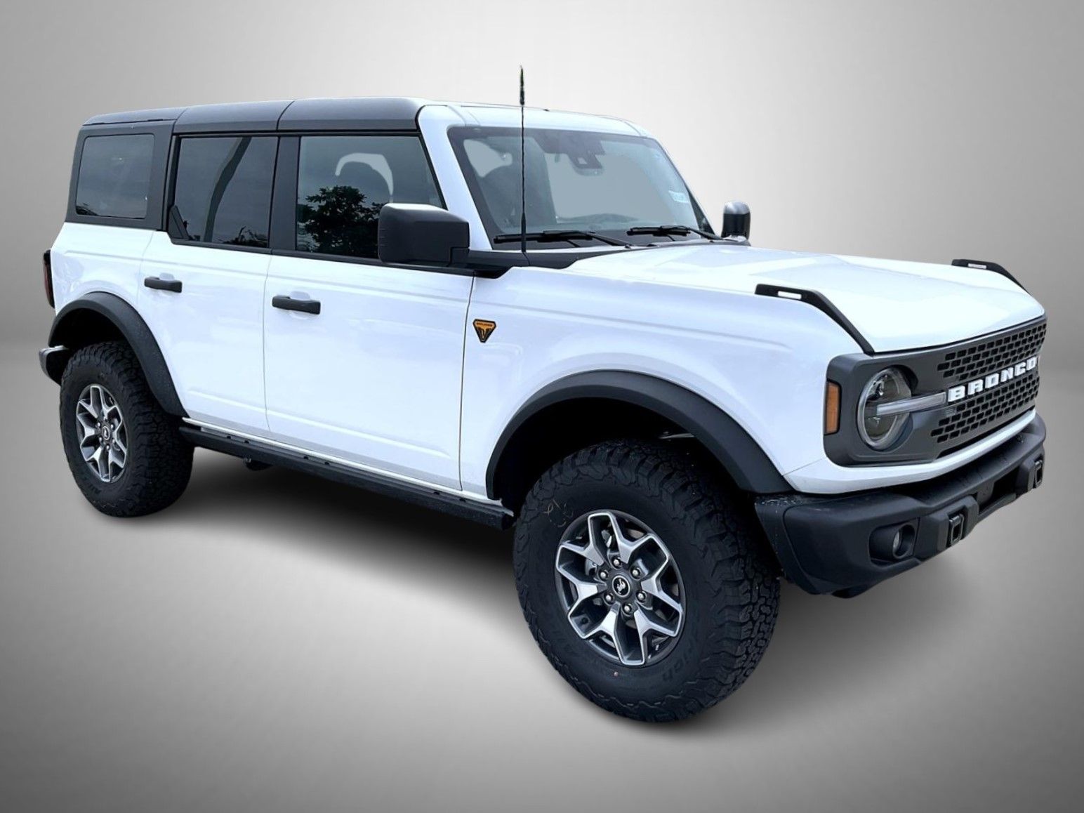 2025 Ford Bronco Badlands photo 3
