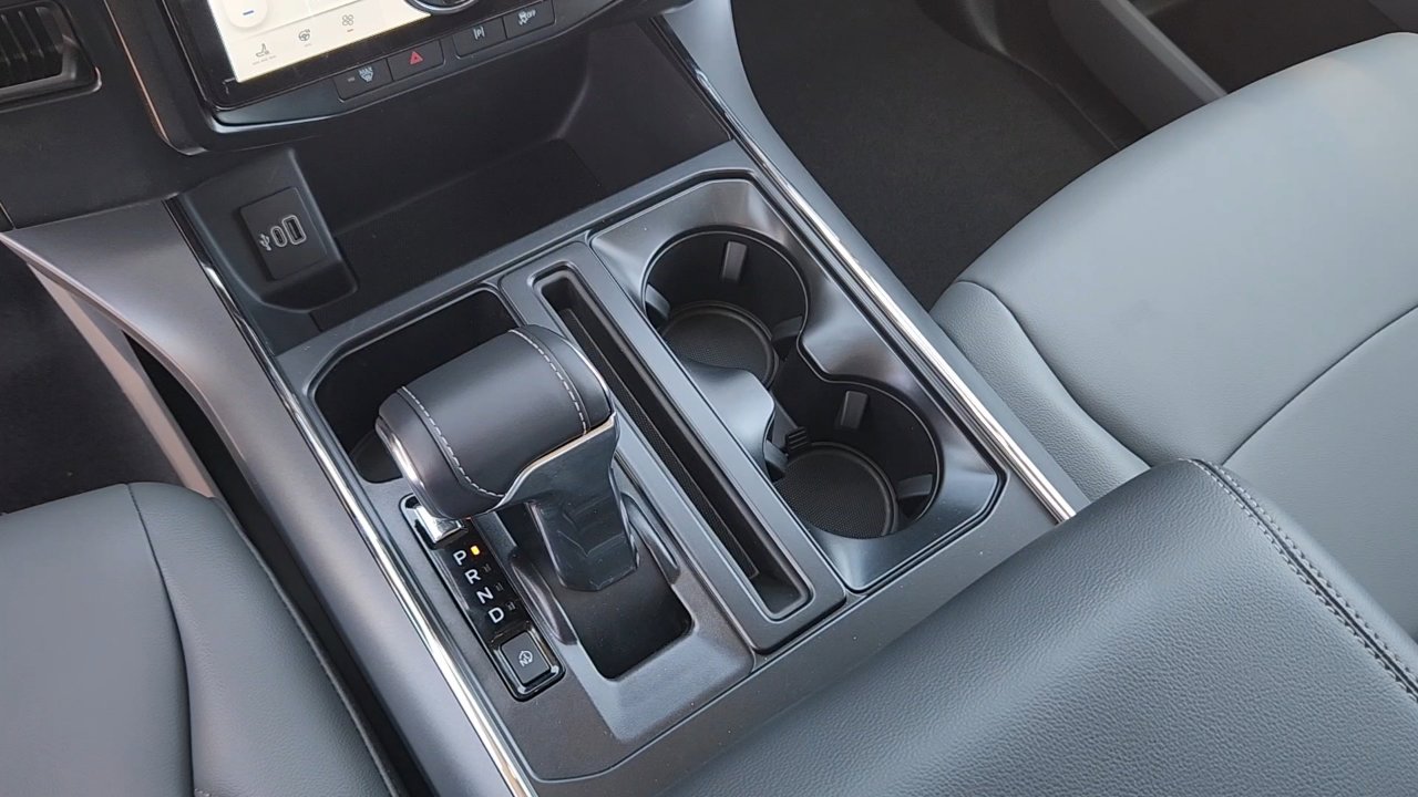 2025 Ford F-150 Lightning photo 13