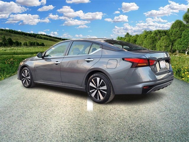 2022 Nissan Altima 2.5 SV photo 2