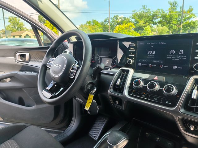 2022 Kia Sorento LX photo 15