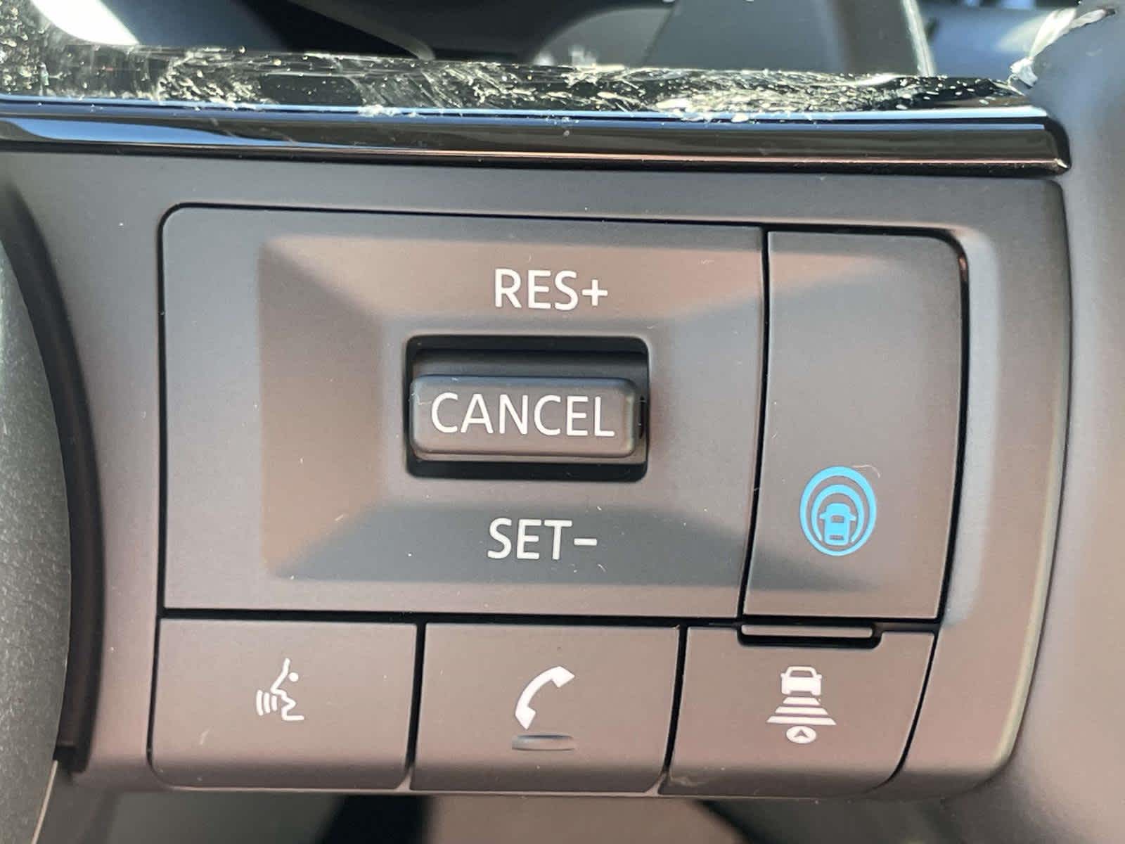2025 Nissan Pathfinder SL photo 30