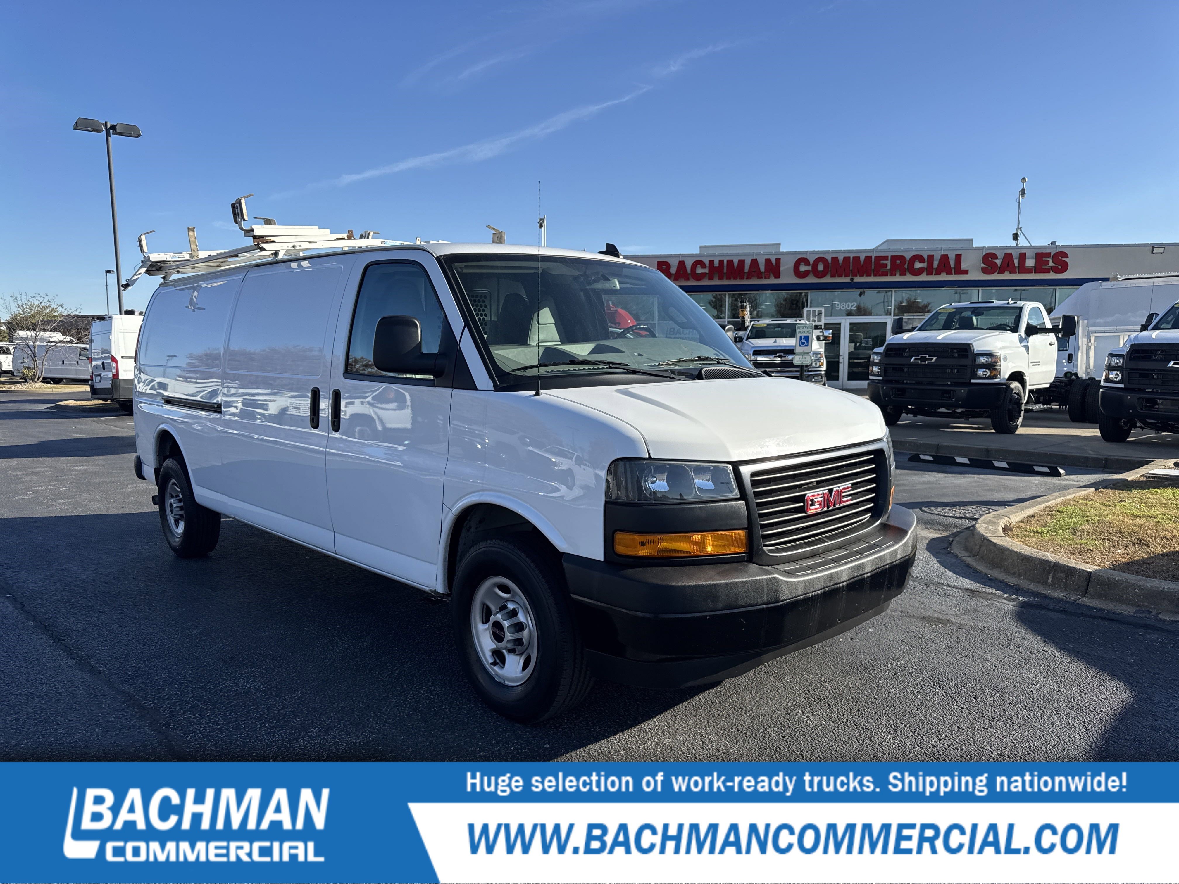 2023 GMC Savana Cargo Work Van's photo
