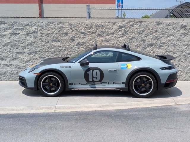 2024 Porsche 911 4S 4 GTS photo 2