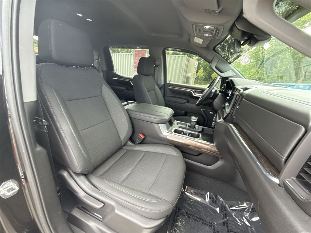 2024 Chevrolet Silverado 1500 RST photo 22
