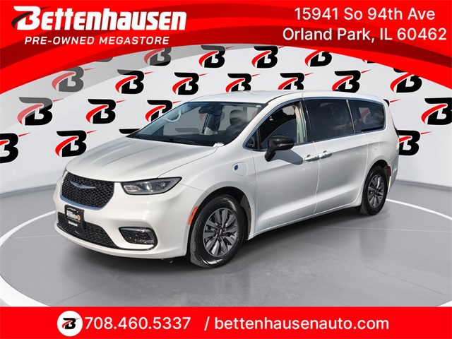 2024 Chrysler Pacifica PHEV Select's photo