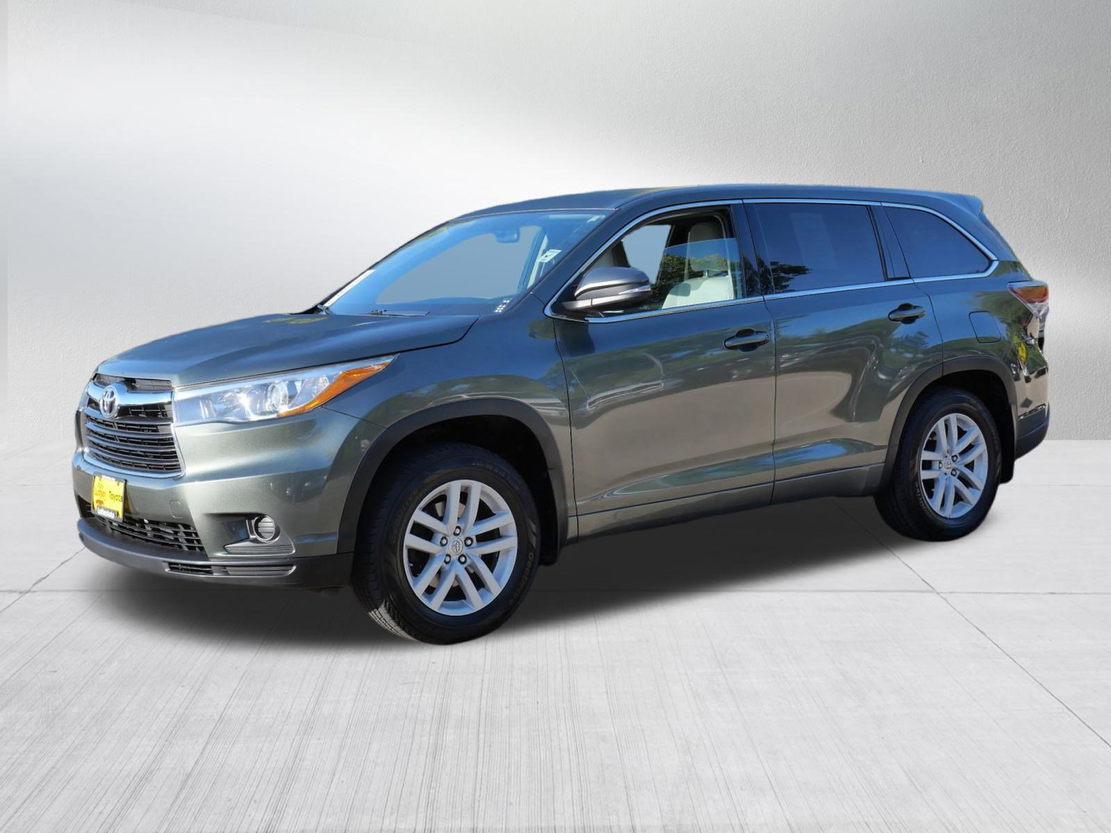 2015 Toyota Highlander LE photo 3