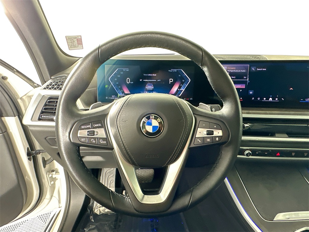 Used 2024 Mineral White Metallic BMW xDrive40i image 12