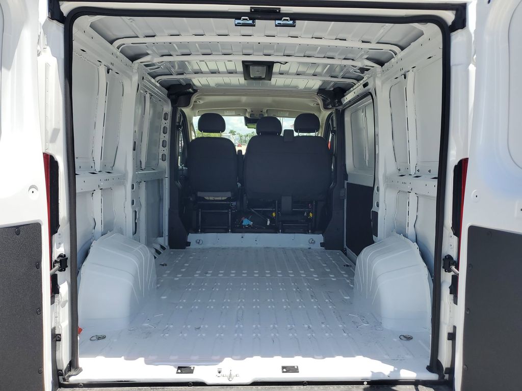 2025 Ram ProMaster 1500 photo 7