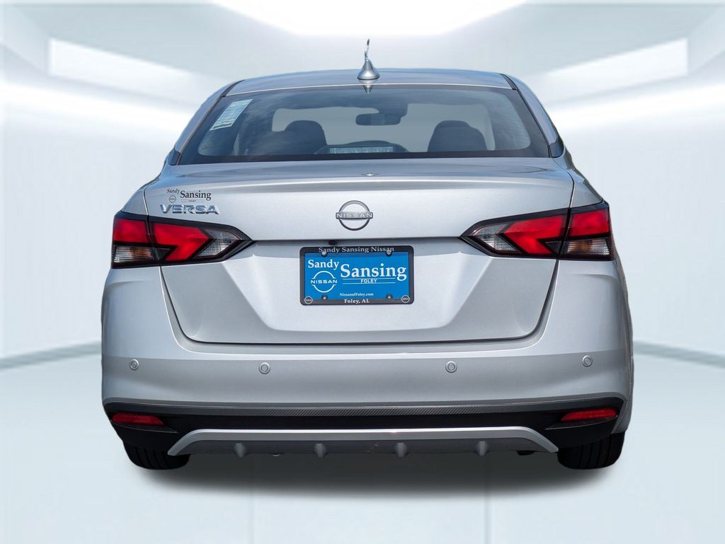 2025 Nissan Versa SV photo 4