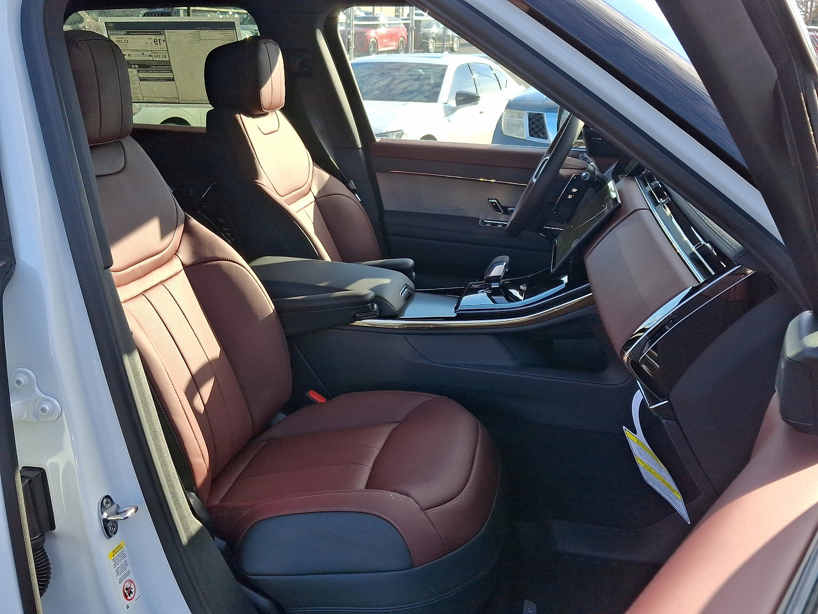 2025 Land Rover Range Rover Sport SE photo 12