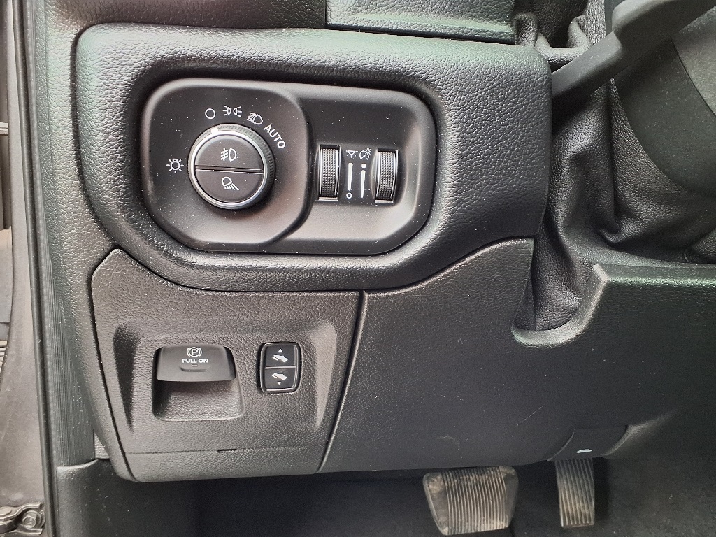 2019 Ram 1500 Laramie photo 11