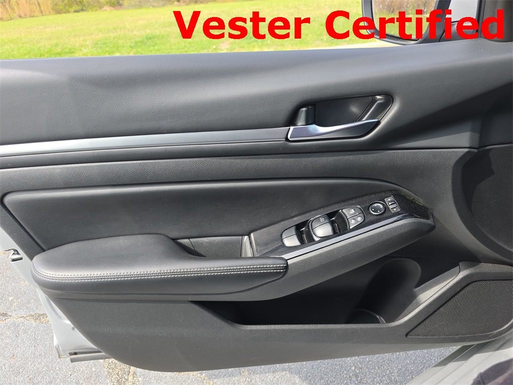 2023 Nissan Altima 2.5 SV photo 24