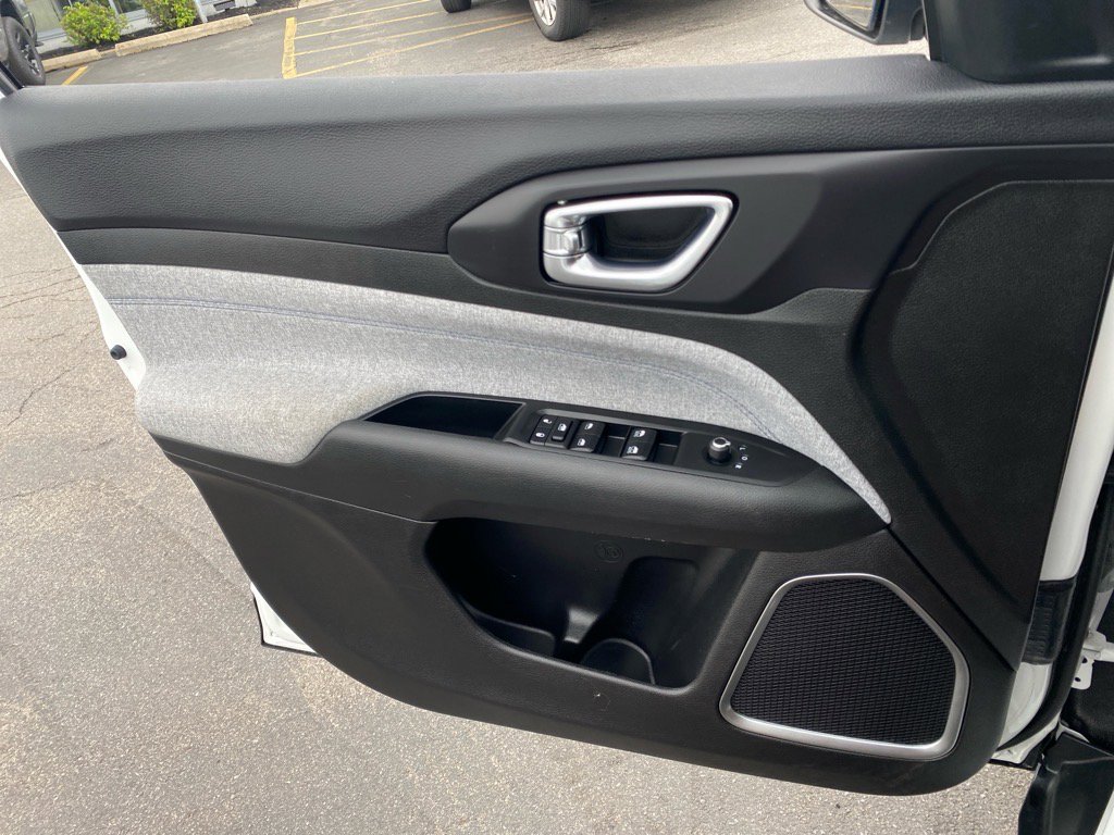 2022 Jeep Compass Latitude photo 21
