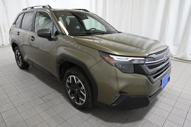 2025 Subaru Forester Premium photo 12