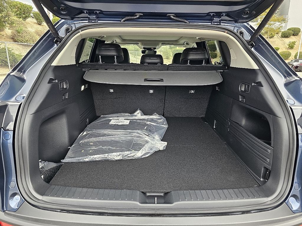 2025 Mazda CX-50 Premium photo 9