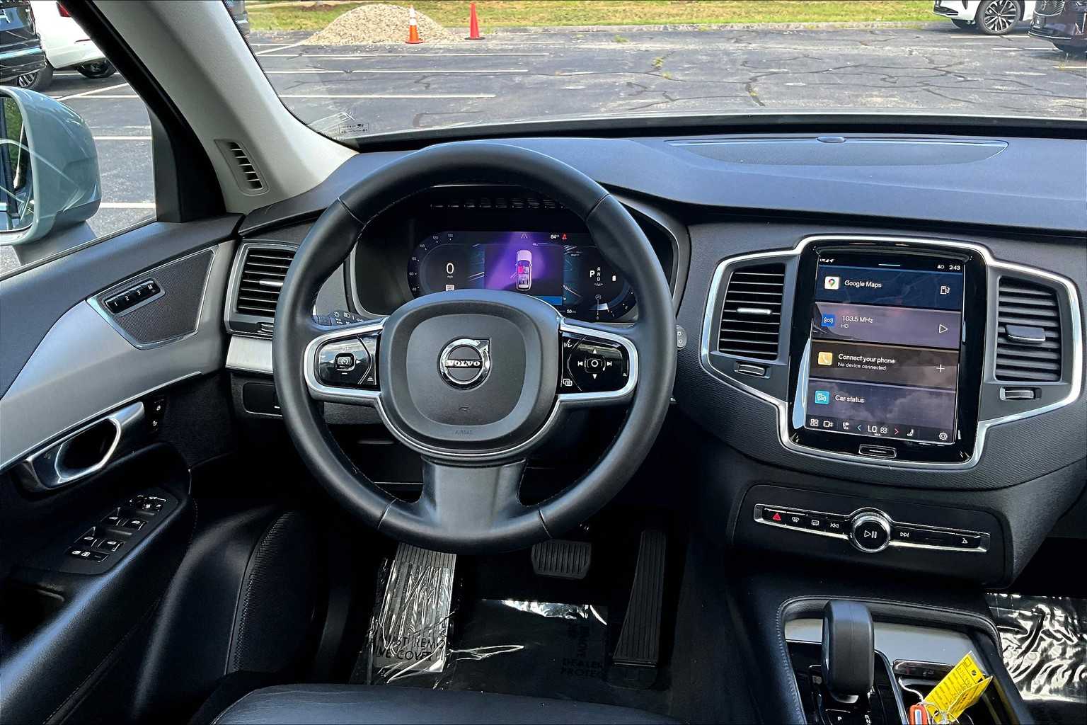 2023 Volvo XC90 Core photo 3