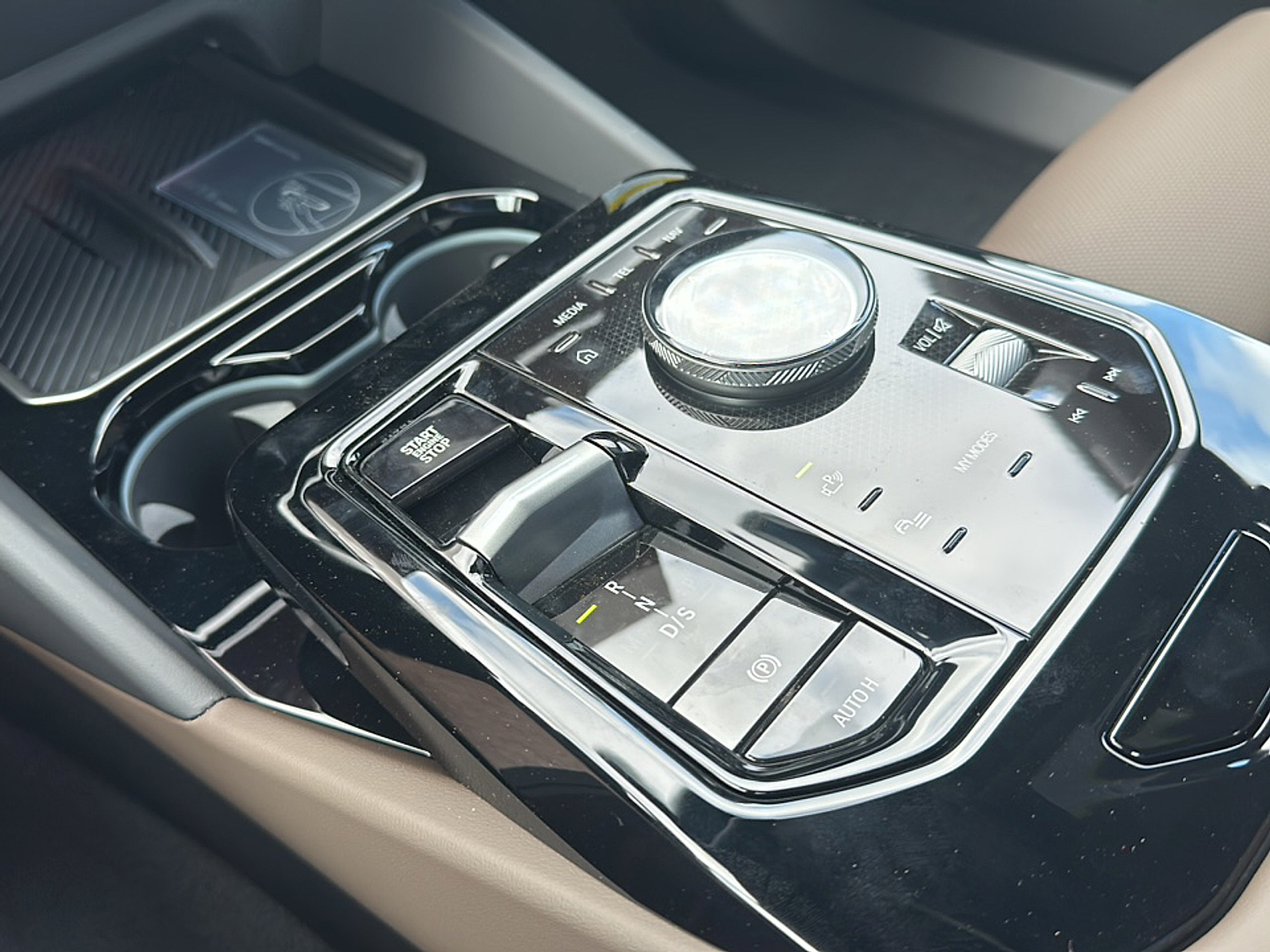 2025 Bmw 530i photo 14