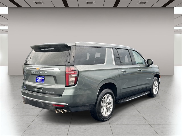 2023 Chevrolet Suburban Premier photo 3