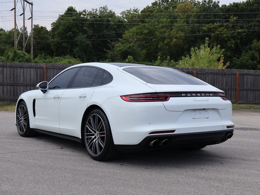2018 Porsche Panamera 4S photo 3