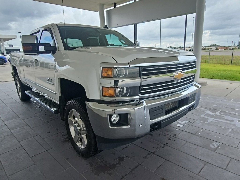 2016 Chevrolet Silverado 2500HD LTZ photo 5