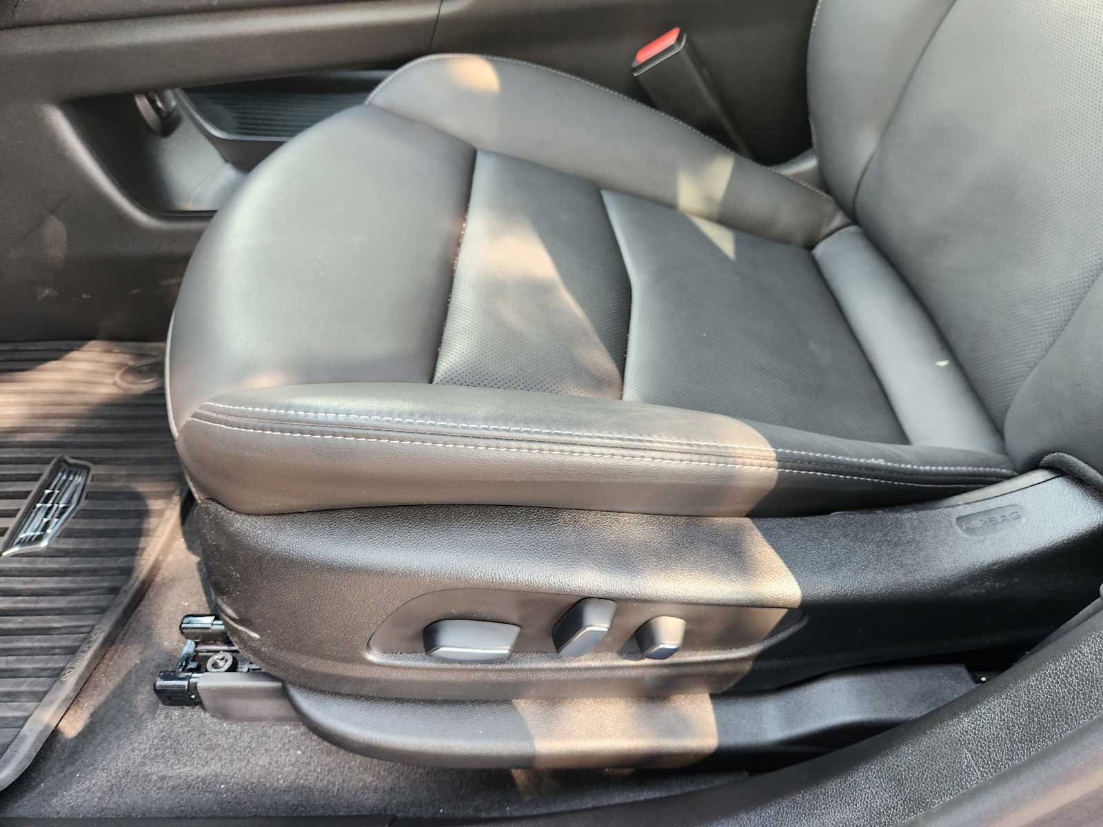 2025 Cadillac XT4 Sport photo 16