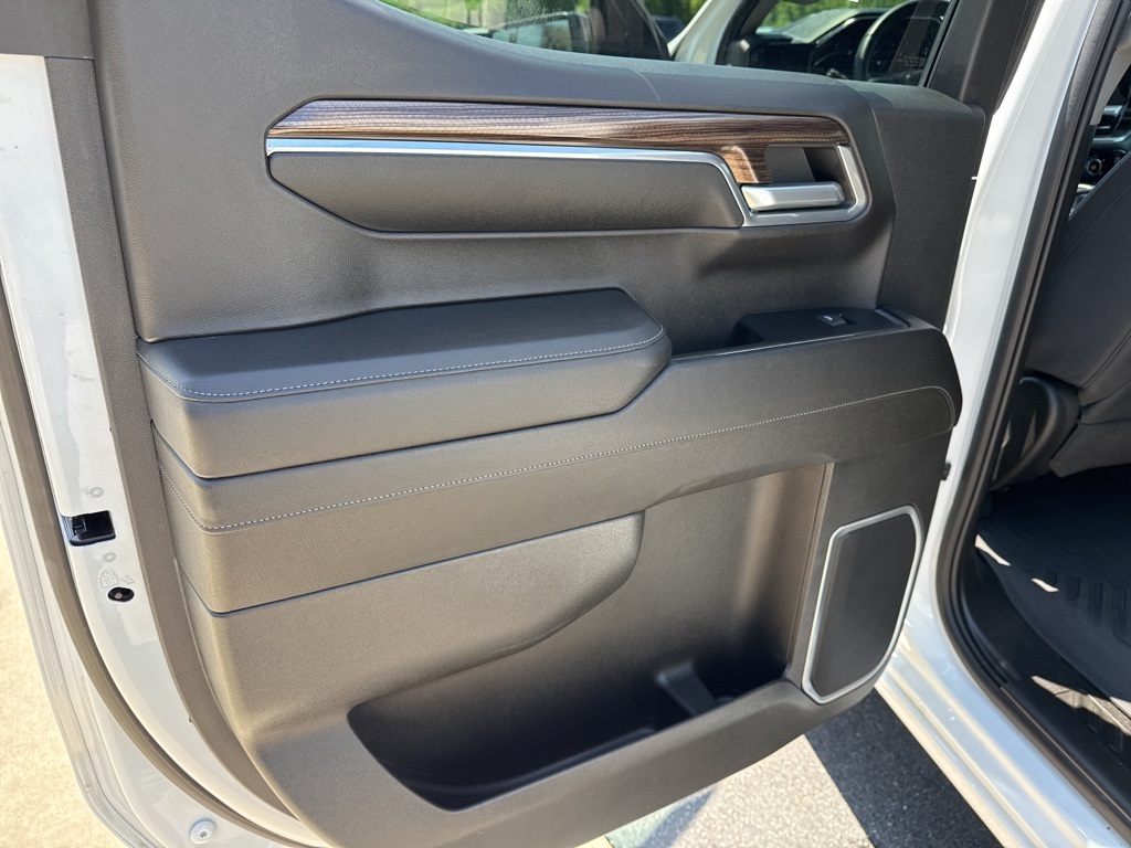 2023 Chevrolet Silverado 1500 RST photo 24