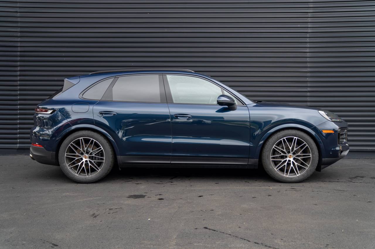 2025 Porsche Cayenne photo 13