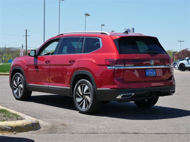 2025 Volkswagen Atlas SEL photo 2