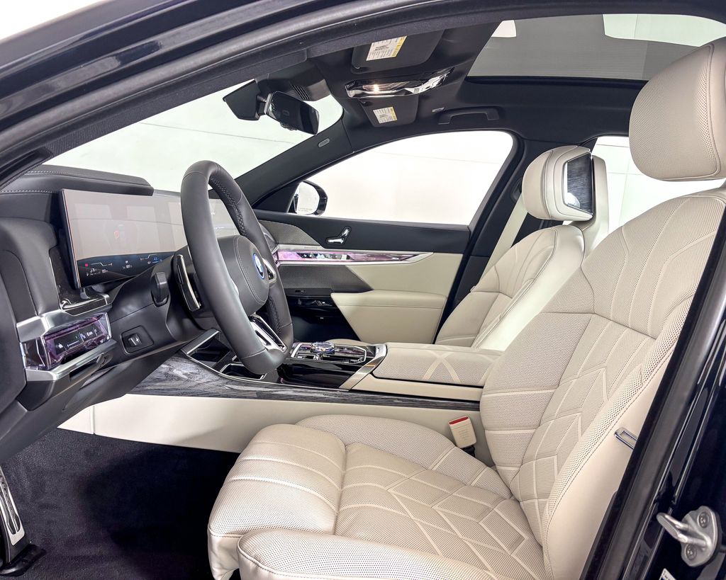 2025 Bmw 750e 750e xDrive photo 27