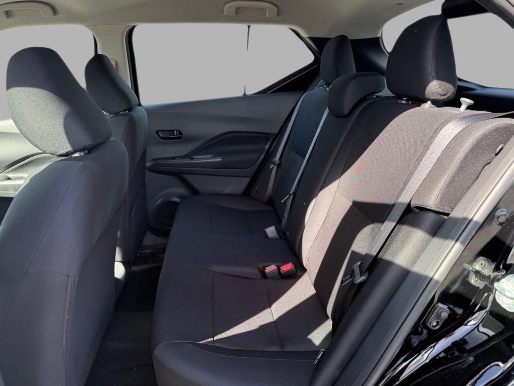 2025 Nissan Kicks Play S photo 18