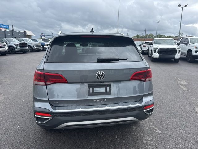 2022 Volkswagen Taos SE photo 3