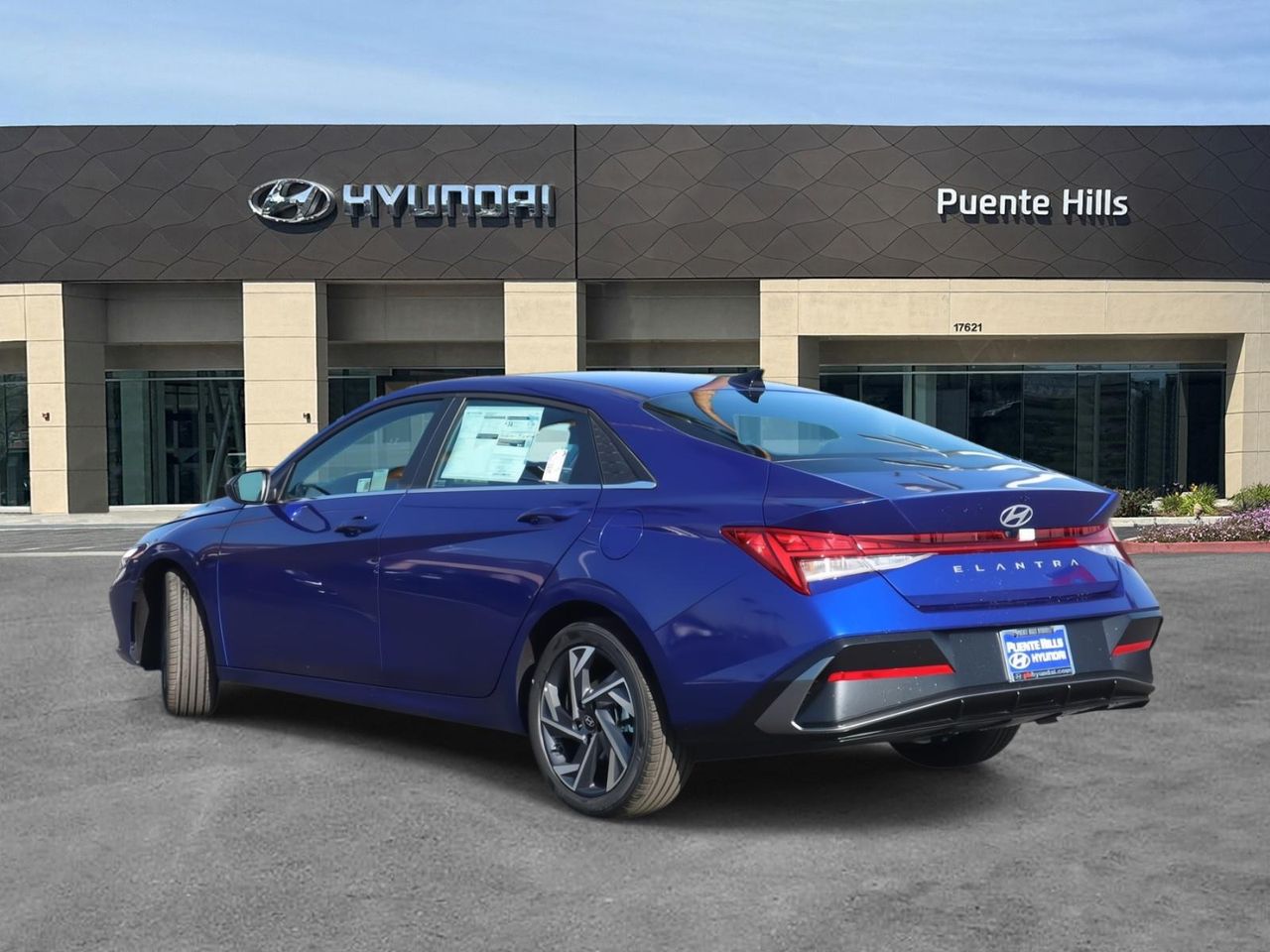 2025 Hyundai Elantra SEL Convenience photo 4