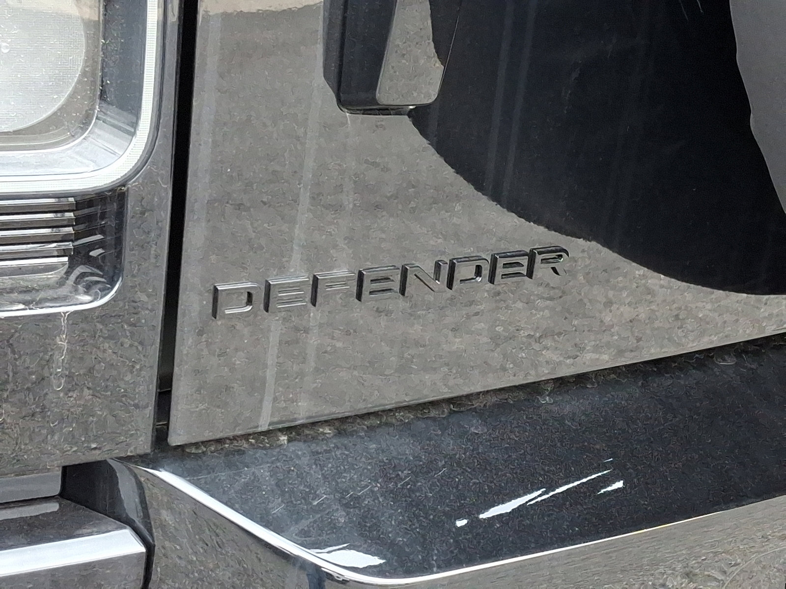 2025 Land Rover Defender 130 V8 photo 31
