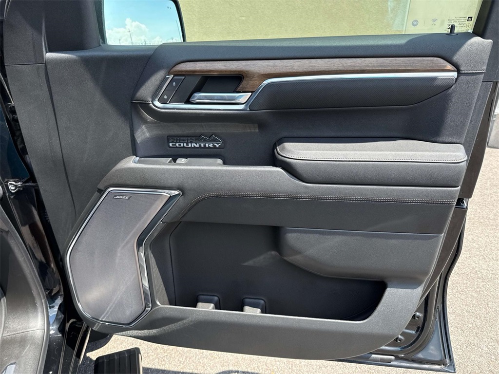 2023 Chevrolet Silverado 1500 High Country photo 19