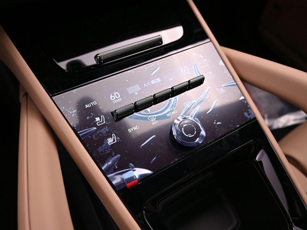 2026 Porsche Cayenne GTS photo 17