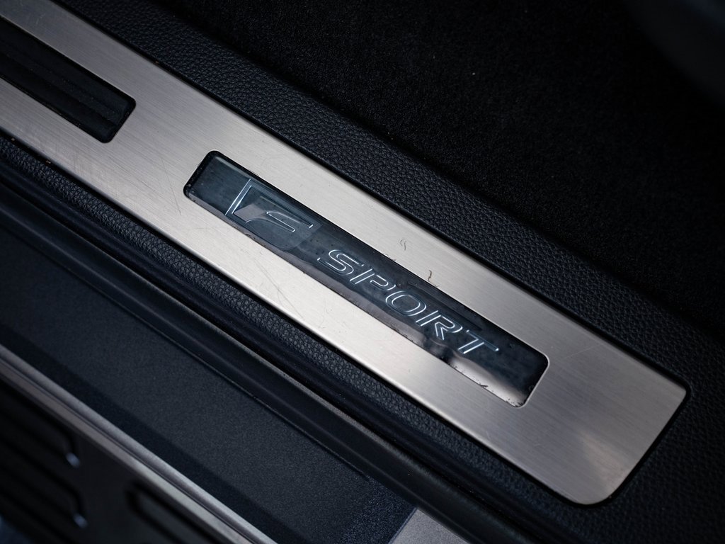 2022 Lexus LX 600 F SPORT photo 18