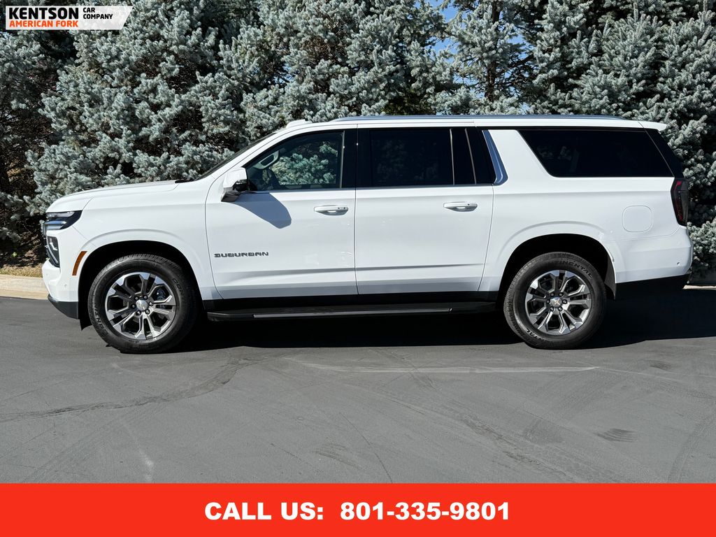 2025 Chevrolet Suburban LT photo 4