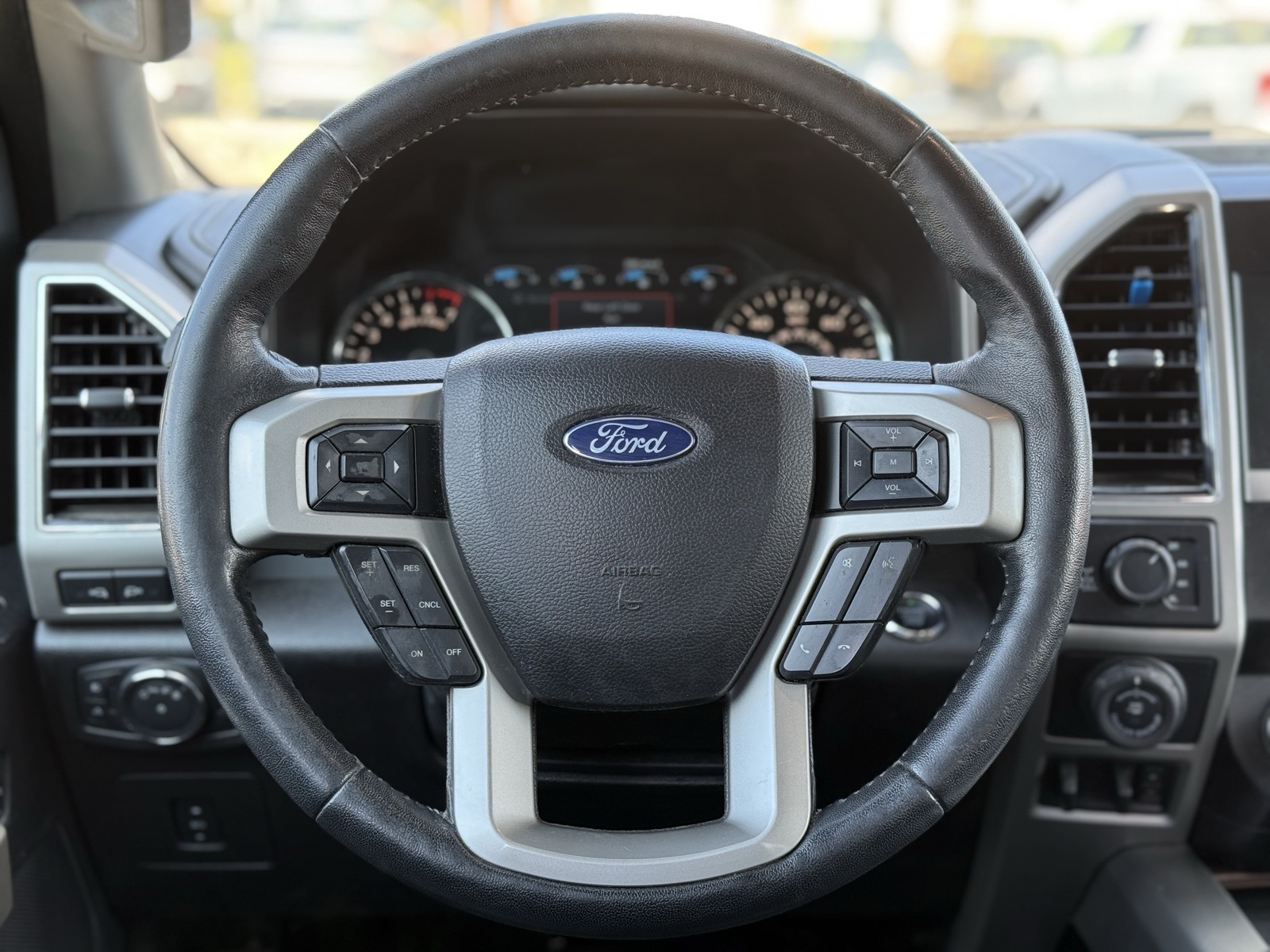 2017 Ford F-150 Lariat photo 20