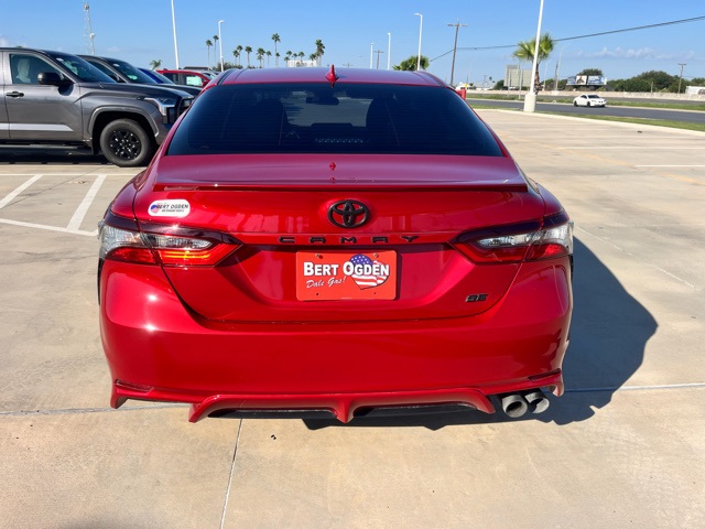 2022 Toyota Camry SE photo 5
