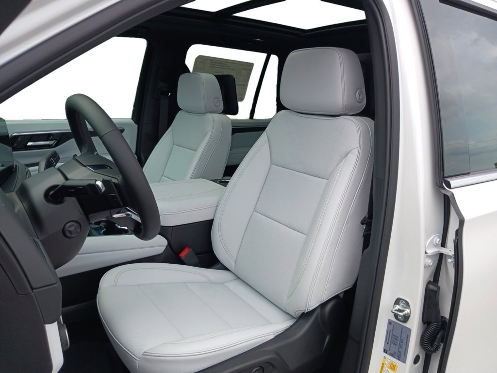 2025 Chevrolet Tahoe Premier photo 10