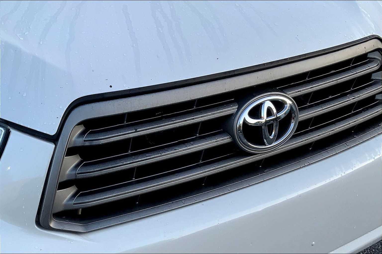 2010 Toyota Highlander Base photo 20