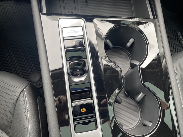 2025 Volkswagen Atlas SEL photo 26