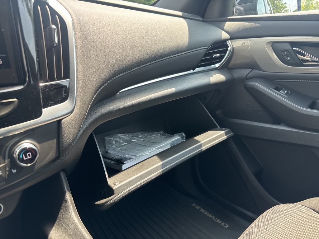 2022 Chevrolet Traverse Cloth photo 41