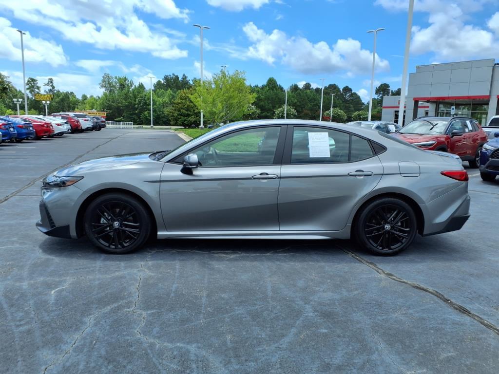 2025 Toyota Camry SE photo 2