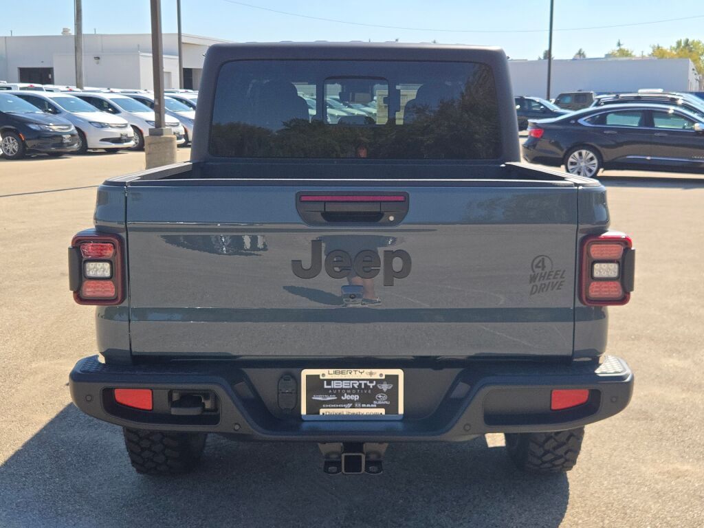 2025 Jeep Gladiator Willys photo 11