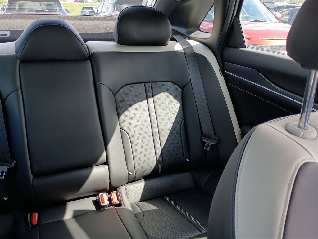 2025 Kia K5 GT-Line photo 14