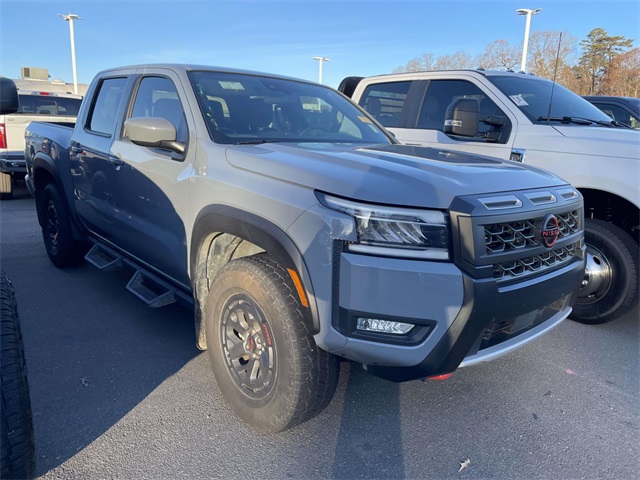 2025 Nissan Frontier PRO-4X's photo