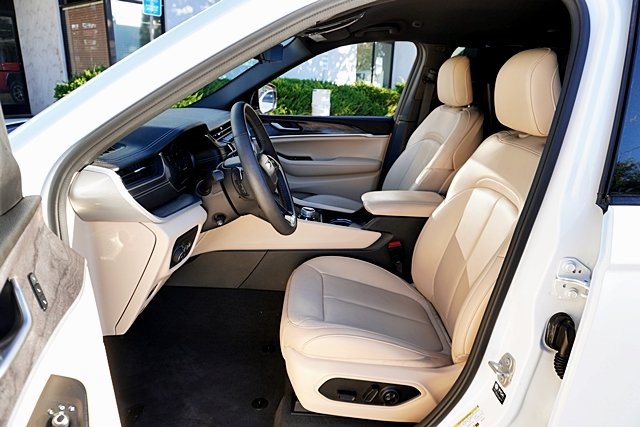 Used 2023 White Jeep Limited image 14