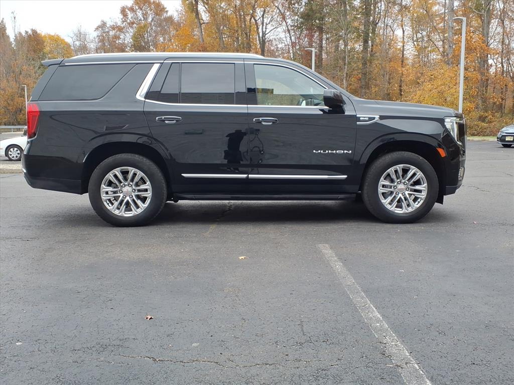 2023 GMC Yukon SLT's photo